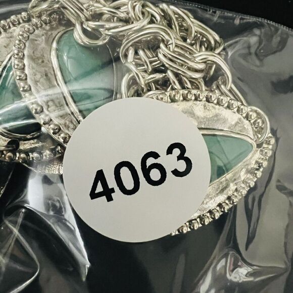 Bib Statement Hammered Style Silver Faux Turquoise Y Necklace PRETTY 4063 - Picture 10 of 10